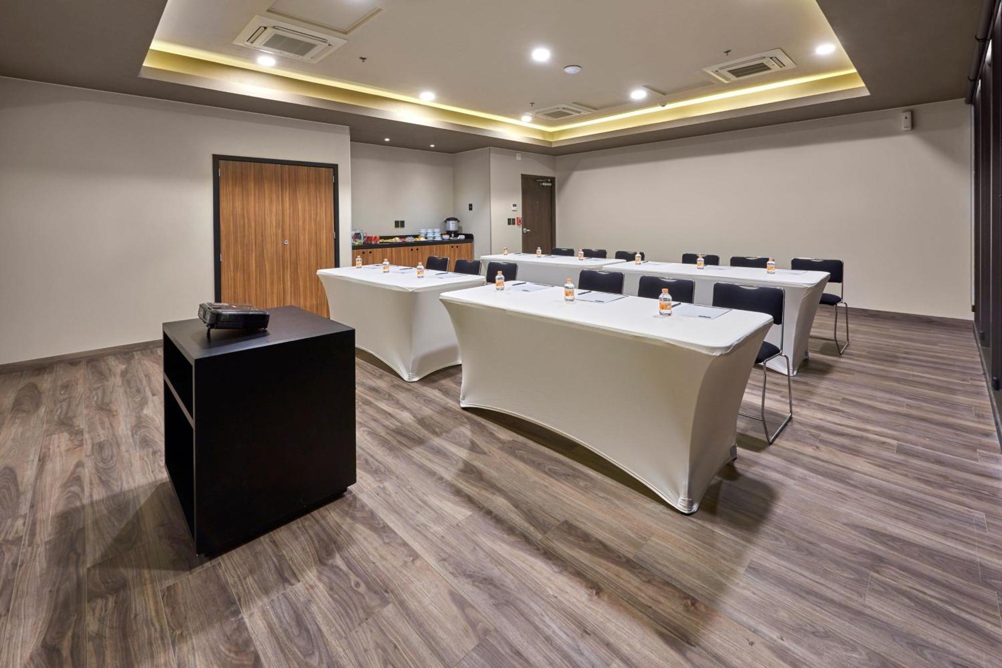 City Express Plus By Marriott Ciudad De Mexico Interlomas Экстерьер фото