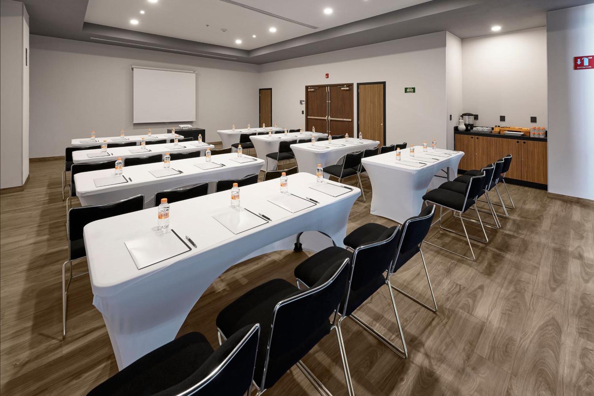 City Express Plus By Marriott Ciudad De Mexico Interlomas Экстерьер фото